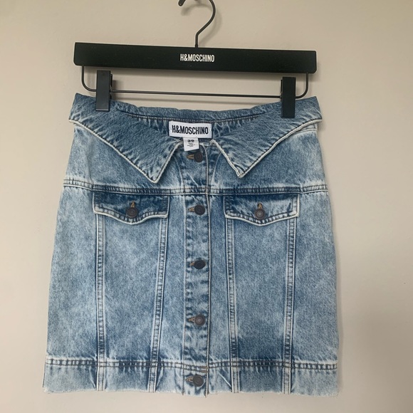 One time only Moschino denim skirt! Size 36 - Picture 1 of 4